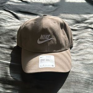 Nike Hat, Beige, Adjustable, Never Worn